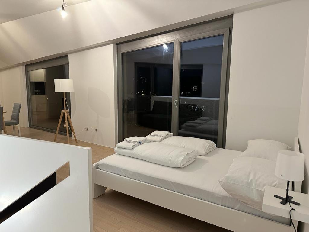 115m2 Luxury Flat - 3 Balconies - Free Parking Wien