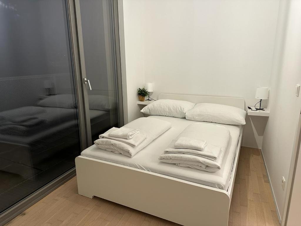 115m2 Luxury Flat - 3 Balconies - Free Parking Apartment *