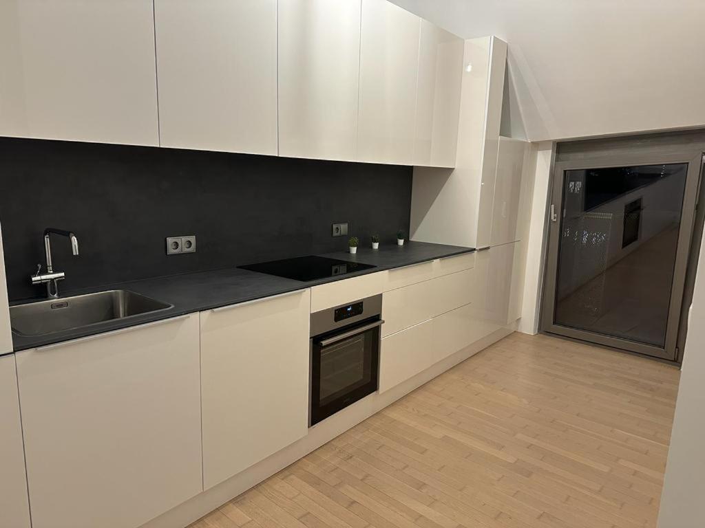 115m2 Luxury Flat - 3 Balconies - Free Parking Apartment Wien